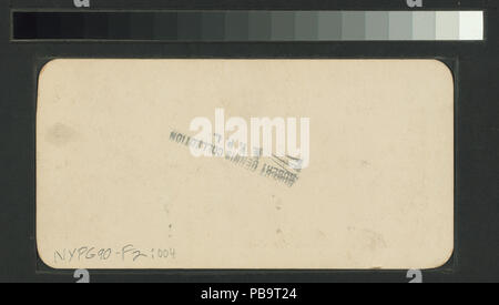 1250 Refugee Camp fatta di sfridi di lamiera grecata ferro raccolte dalle rovine (NYPL B11707478-G90F002 004B) Foto Stock