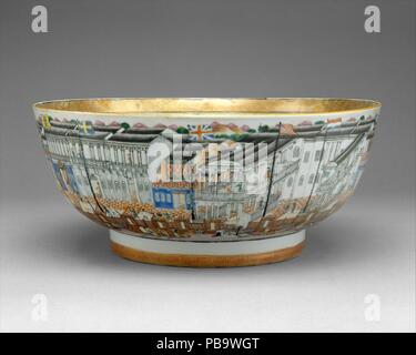 Punch Bowl. Cultura: cinese, per il mercato americano. Dimensioni: H. 5 13/16 in. (14,8 cm); Diam. 14 a. (35,6 cm). Data: 1785-1800. Questo vaso rappresenta la hongs di Canton, dove comunità e mercanti cinesi condotta aziendale. Museo: Metropolitan Museum of Art di New York, Stati Uniti d'America. Foto Stock