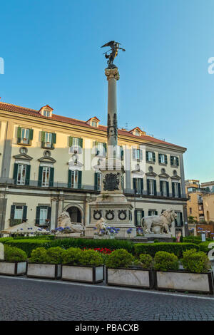 Piazza dei Martiri (la piazza dei Martiri). Piazza Monumento a Napoli, situato accanto al parco di Villa Comunale. La piazza ha avuto sul significato patriottico quando ho Foto Stock