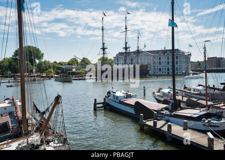 Spedizione olandese Museum di Amsterdam con sloops Foto Stock