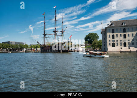 Spedizione olandese Museum di Amsterdam con sloops Foto Stock