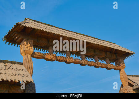 Rumeno tradizionale porta di legno Foto Stock