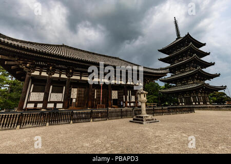 Kofukuji una volta era un importante centro per il Buddismo in Giappone. Poiché è stato stabilito dal clan Fujiwara che governarono il Giappone al momento, inoltre retai Foto Stock
