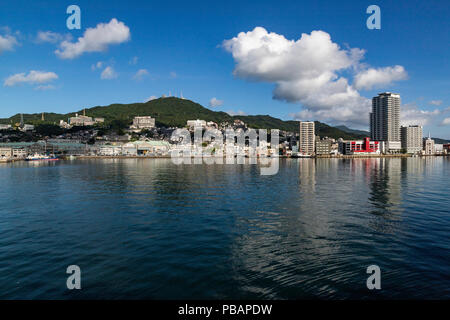 Nagasaki Port una volta era la sola porta aperta a paesi stranieri durante il Giappone iisolation durante lo Shogunato Tokugawa. I commercianti olandesi e a una inferiore Foto Stock