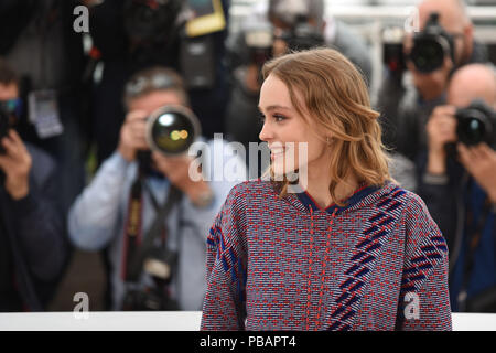 13 maggio 2016 - Cannes, Francia: Lily-Rose Depp assiste il 'La Danseuse' photocall durante la 69a Cannes film festival. Lily-Rose Depp Lors du 69eme Festival de Cannes. *** La Francia / NESSUNA VENDITA A MEDIA FRANCESI *** Foto Stock