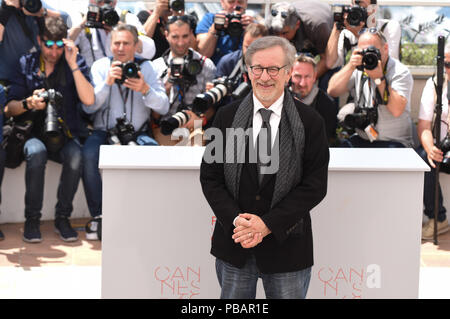 14 maggio 2016 - Cannes, Francia: Steven Spielberg assiste la 'La BFG' photocall durante la 69a Cannes film festival. Steven Spielberg Lors du 69eme Festival de Cannes. *** La Francia / NESSUNA VENDITA A MEDIA FRANCESI *** Foto Stock