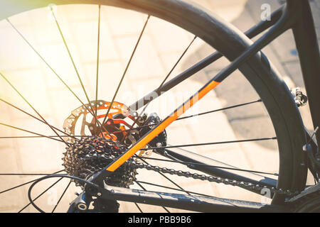 Close-up su una ruota posteriore di bicicletta Foto Stock
