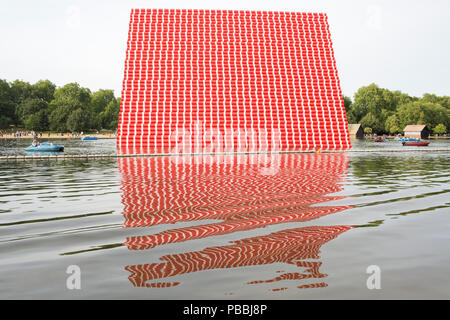 Londra, UK, 23 giugno 2018, Mastaba , scultura temporaneo creato dall'artista Christo , Hyde Park . Mariusz Goslicki/Alamy Foto Stock