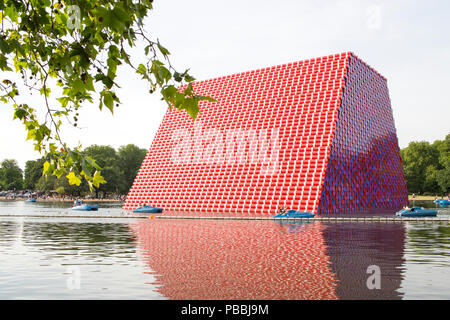 Londra, UK, 23 giugno 2018, Mastaba , scultura temporaneo creato dall'artista Christo , Hyde Park . Mariusz Goslicki/Alamy Foto Stock