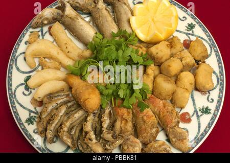 Tipico pesce fritto, regione dell'Andalusia, Spagna, Europa. Foto Stock
