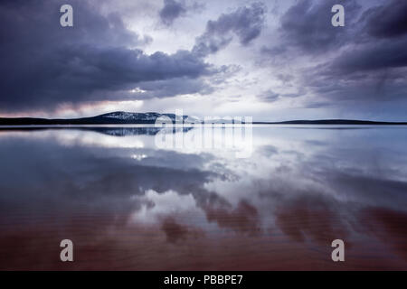 Lago Pallasjärvi Pallas-Yllästunturi nel Parco Nazionale, Munio, Lapponia, Finlandia Foto Stock