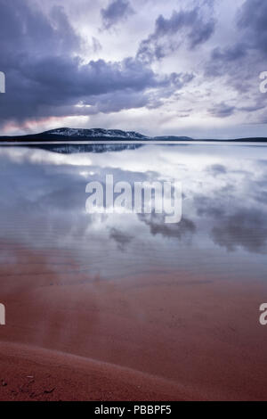 Lago Pallasjärvi Pallas-Yllästunturi nel Parco Nazionale, Munio, Lapponia, Finlandia Foto Stock