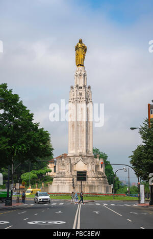 Bilbao Sagrada Corazon, vista del monumento al Sagrada Corazon de Jesus nel Gran Via Don Diego Lopez Haro nel centro di Bilbao, Spagna. Foto Stock