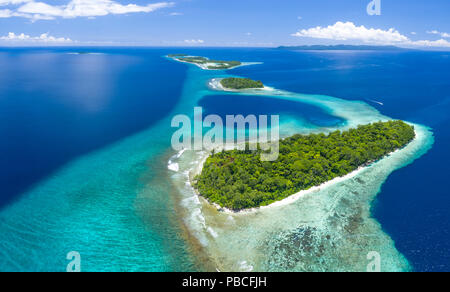 Vedute aeree del Hele isole, Marovo Lagoon Foto Stock