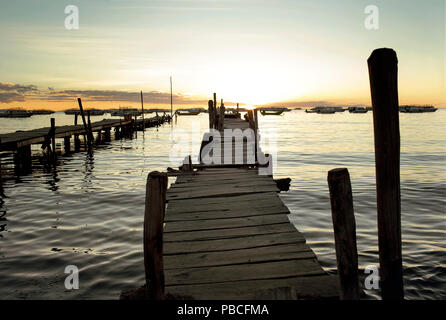 Tramonto sul lago Titicaca. Bolivia, Copacabana. Giugno 2018 Foto Stock