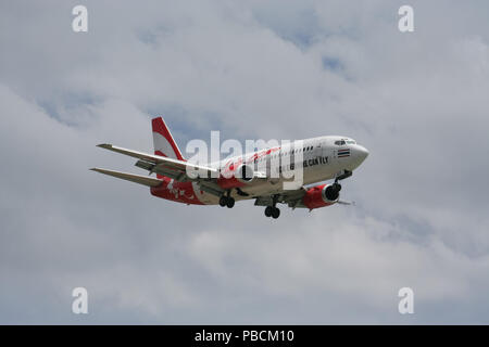 Licciana Nardi, Italia - 16 Giugno 2007: HS-AEF Boeing 737-300 di Thai Airasia. Per il volo di Chiangmai e l'aeroporto Suvarnabhumi di Bangkok, Tailandia. Foto Stock