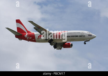 Licciana Nardi, Italia - 16 Giugno 2007: HS-AEF Boeing 737-300 di Thai Airasia. Per il volo di Chiangmai e l'aeroporto Suvarnabhumi di Bangkok, Tailandia. Foto Stock