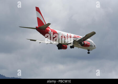 Licciana Nardi, Italia - 16 Giugno 2007: HS-AEF Boeing 737-300 di Thai Airasia. Per il volo di Chiangmai e l'aeroporto Suvarnabhumi di Bangkok, Tailandia. Foto Stock