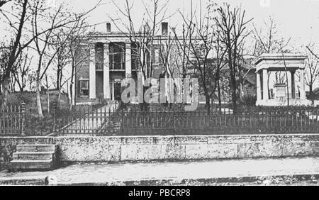 . Fotografia della casa del Presidente degli Stati Uniti James Knox Polk "Polk Place" di Nashville, Tennessee, con la sua tomba nella sua posizione originale (vedi citazione di seguito) . pubblicato 1914 1225 Presidenti K James Polk Nashville home Foto Stock