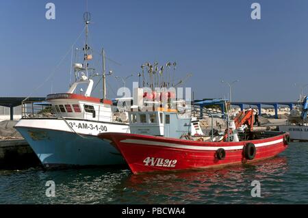 Porto di pesca, Motril, provincia di Granada, regione dell'Andalusia, Spagna, Europa. Foto Stock