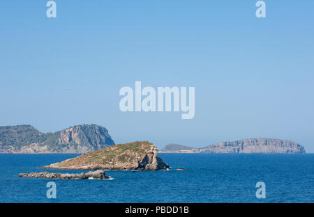 Costa nord orientale dell'isola di Ibiza, Isole Baleari, Mare mediterraneo, Spagna, Europa Foto Stock