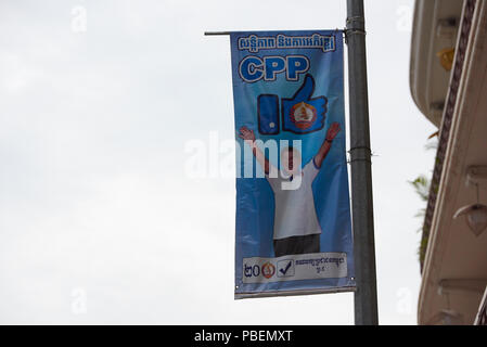 Siem Reap Cambogia, Sabato, 28 Luglio 2018: cambogiano di campagna elettorale manifesti in Siem Reap. I sondaggi aperti domenica 29 luglio. Credito: Nando Machado/Alamy Live News Foto Stock