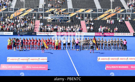 Londra, Regno Unito. Il 28 luglio 2018. Presentazione della squadra e inno nazionale durante la vitalità hockey femminile di Coppa del Mondo di Londra 2018 - Piscina c match tra Spagna vs Germania il Sabato, 28 luglio 2018. Londra, Inghilterra. Credito: Taka G Wu Credito: Taka Wu/Alamy Live News Foto Stock