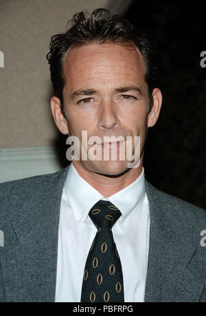 Luke Perry arrivando alla NBC tca Party al Ritz Carlton di Passadena. Gennaio 21, 2006.18 PerryLuke166 Red Carpet Event, verticale, STATI UNITI D'AMERICA, industria cinematografica, celebrità, fotografia, Bestof, arte cultura e intrattenimento, Topix celebrità moda / Verticale, meglio di, evento nella vita di Hollywood - California, moquette rossa e dietro le quinte, USA, industria cinematografica, celebrità, movie celebrità, personaggi televisivi, musica celebrità, fotografia, Bestof, arte cultura e intrattenimento, Topix, headshot, verticale, una persona, dall'anno , 2006, inchiesta tsuni@Gamma-USA.com Foto Stock