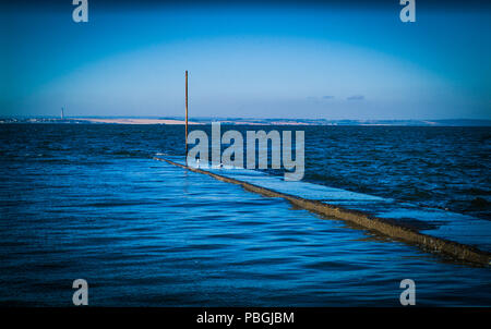 Serena vista dalla spiaggia Chalkwell, Essex, Regno Unito Foto Stock