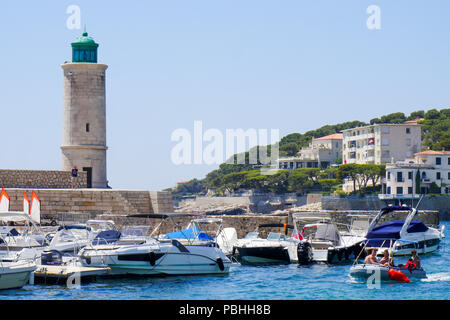 Cassis faro del porto, Cassis, Bouches-du-Rhône, Francia Foto Stock