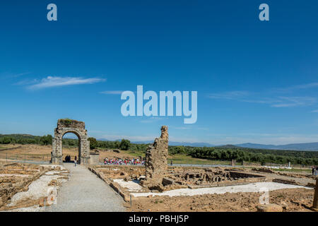 Caceres, Spagna, Aprile 2015: Arco della caparra, città romana di caparra in provincia di Caceres Foto Stock