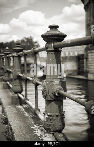 Sul fiume Sprea a Berlino Foto Stock