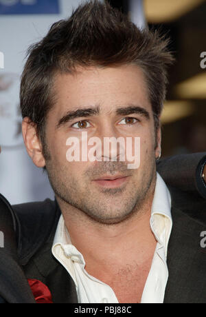 Colin Farrell arrivando al Miami Vice Premiere al Westwood Village Theatre di Los Angeles. Luglio 20, 2006. headshotFarrellColin019 Red Carpet Event, verticale, STATI UNITI D'AMERICA, industria cinematografica, celebrità, fotografia, Bestof, arte cultura e intrattenimento, Topix celebrità moda / Verticale, meglio di, evento nella vita di Hollywood - California, moquette rossa e dietro le quinte, USA, industria cinematografica, celebrità, movie celebrità, personaggi televisivi, musica celebrità, fotografia, Bestof, arte cultura e intrattenimento, Topix, headshot, verticale, una persona, dall'anno , 2006, inchiesta tsuni@Gamma-USA.com Foto Stock