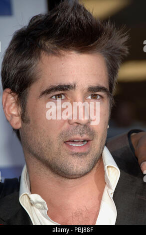 Colin Farrell arrivando al Miami Vice Premiere al Westwood Village Theatre di Los Angeles. Luglio 20, 2006. headshot FarrellColin039 Red Carpet Event, verticale, STATI UNITI D'AMERICA, industria cinematografica, celebrità, fotografia, Bestof, arte cultura e intrattenimento, Topix celebrità moda / Verticale, meglio di, evento nella vita di Hollywood - California, moquette rossa e dietro le quinte, USA, industria cinematografica, celebrità, movie celebrità, personaggi televisivi, musica celebrità, fotografia, Bestof, arte cultura e intrattenimento, Topix, headshot, verticale, una persona, dall'anno , 2006, inchiesta tsuni@Gamma-USA.com Foto Stock