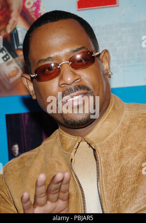 Martin Lawrence arrivando al Grande Mamma's House 2 Premiere al Chinese Theatre di Los Angeles. 25 gennaio 2006.LawrenceMartin133 Red Carpet Event, verticale, STATI UNITI D'AMERICA, industria cinematografica, celebrità, fotografia, Bestof, arte cultura e intrattenimento, Topix celebrità moda / Verticale, meglio di, evento nella vita di Hollywood - California, moquette rossa e dietro le quinte, USA, industria cinematografica, celebrità, movie celebrità, personaggi televisivi, musica celebrità, fotografia, Bestof, arte cultura e intrattenimento, Topix, headshot, verticale, una persona, dall'anno , 2006, inchiesta tsuni@Gamma-USA.com Foto Stock