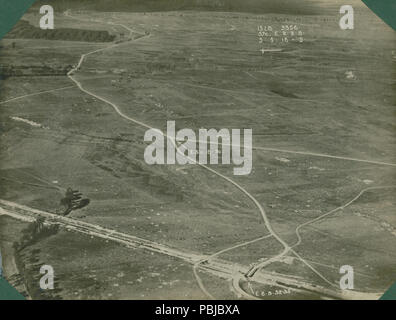 1873 WW1 fotografia aerea - distrutto il ponticello del Canal du Nord Foto Stock