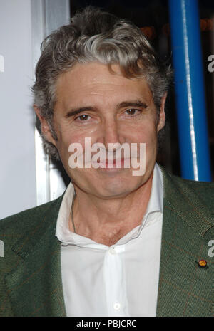 Michael Nouri arrivando a lo straniero di fiction Premiere al Westwood Village Theaterin Los Angeles. a piena lunghezza occhio contactNouriMichael040 Red Carpet Event, verticale, STATI UNITI D'AMERICA, industria cinematografica, celebrità, fotografia, Bestof, arte cultura e intrattenimento, Topix celebrità moda / Verticale, meglio di, evento nella vita di Hollywood - California, moquette rossa e dietro le quinte, USA, industria cinematografica, celebrità, movie celebrità, personaggi televisivi, musica celebrità, fotografia, Bestof, arte cultura e intrattenimento, Topix, headshot, verticale, una persona, dall'anno , 2006, inchiesta tsuni@Gamma Foto Stock