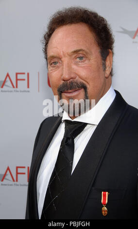 Tom Jones arrivando all'AFI onorando Sean Connery il Kodak Theatre di Los Angeles. Giugno 8, 2006.TomJones 075 Red Carpet Event, verticale, STATI UNITI D'AMERICA, industria cinematografica, celebrità, fotografia, Bestof, arte cultura e intrattenimento, Topix celebrità moda / Verticale, meglio di, evento nella vita di Hollywood - California, moquette rossa e dietro le quinte, USA, industria cinematografica, celebrità, movie celebrità, personaggi televisivi, musica celebrità, fotografia, Bestof, arte cultura e intrattenimento, Topix, headshot, verticale, una persona, dall'anno , 2006, inchiesta tsuni@Gamma-USA.com Foto Stock