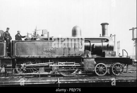 . Inglese: fotografia di LNWR n. motore 3062 Primo Comp. 4-2-2-0 serbatoio . Durante o dopo il 1884 930 motore LNWR No.3026, primo composto 4-2-2-0 serbatoio Foto Stock
