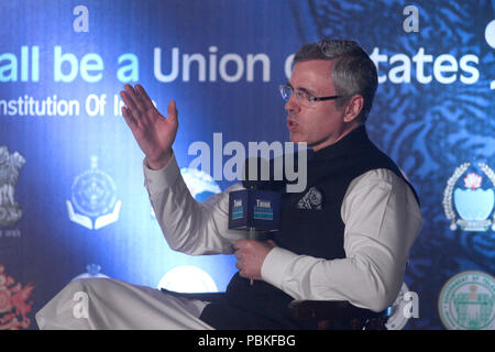 Kolkata, India. 28 Luglio, 2018. Ex capo Ministro di Jammu e Kashmir e Conferenza Nazionale Vice Presidente Omar Abdullah indirizzi durante pensare Conclave federale panel di discussione sul federalismo e autonomia. Credito: Saikat Paolo/Pacific Press/Alamy Live News Foto Stock