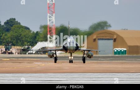Francese Air Force Mirage 2000D "Couteau Delta" si preparano a prendere il via dalla RAF Fairford Foto Stock