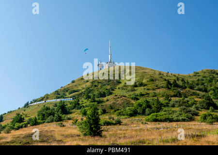 Panoramique des Domes, treno turistico di Puy de Dome , Parco Naturale Regionale dei Vulcani d'Alvernia, Patrimonio Mondiale dell'UNESCO, Auvergne, Francia Foto Stock