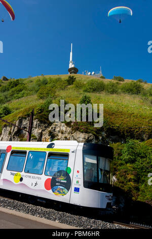 Panoramique des Domes, treno turistico di Puy de Dome, Parco Naturale Regionale dei Vulcani d'Alvernia, Patrimonio Mondiale dell'UNESCO, Puy de Dome, Auvergne, Fr Foto Stock