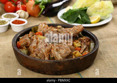 Carni bovine il saute stufato in casseruola Foto Stock