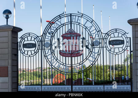 Cancello di ingresso allo stadio di luce, Vaux Brewery modo, Sunderland, Tyne and Wear, England, Regno Unito Foto Stock