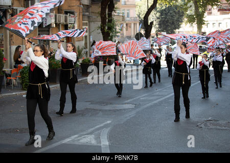 Sbandieratori e musicisti di Velletri vicino Roma organizza un evento denominato Anno Domini 1495 Foto Stock