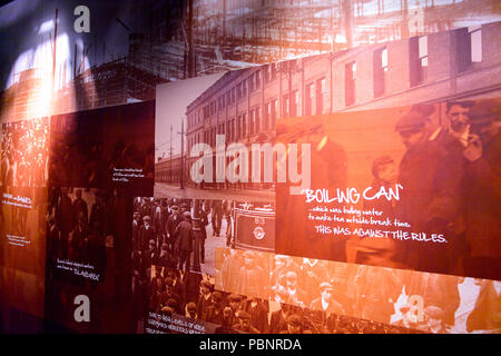 BELFAST, NI - Luglio 14, 2016: Titanic in Titanic Belfast, attrazione turistica dedicata alla RMS Tinanic, una nave affondò whic colpendo un Foto Stock