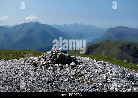 La Munro Ben Starav, Loch Etive e il Corbett Beinn Trilleachan dal vertice del Beinn Maol Chaluim in Glen Etive, Highlands scozzesi, Scozia, Foto Stock