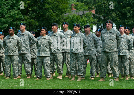 Massachusetts National Guard per la distribuzione in Lexington, Middlesex County, Massachusetts, STATI UNITI D'AMERICA Foto Stock