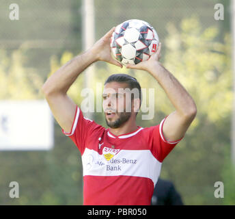 Heimstetten, Germania. 29 Luglio, 2018. Emiliano INSUA (Stoccarda), .friendly VfB Stuttgart vs SE Eibar, Sportpark Heimstetten/Germania, luglio 29, 2018 come preparazione per la prossima stagione gioca il primo campionato di squadre di Germania e Spagna, Credito: Wolfgang Fehrmann/ZUMA filo/Alamy Live News Foto Stock